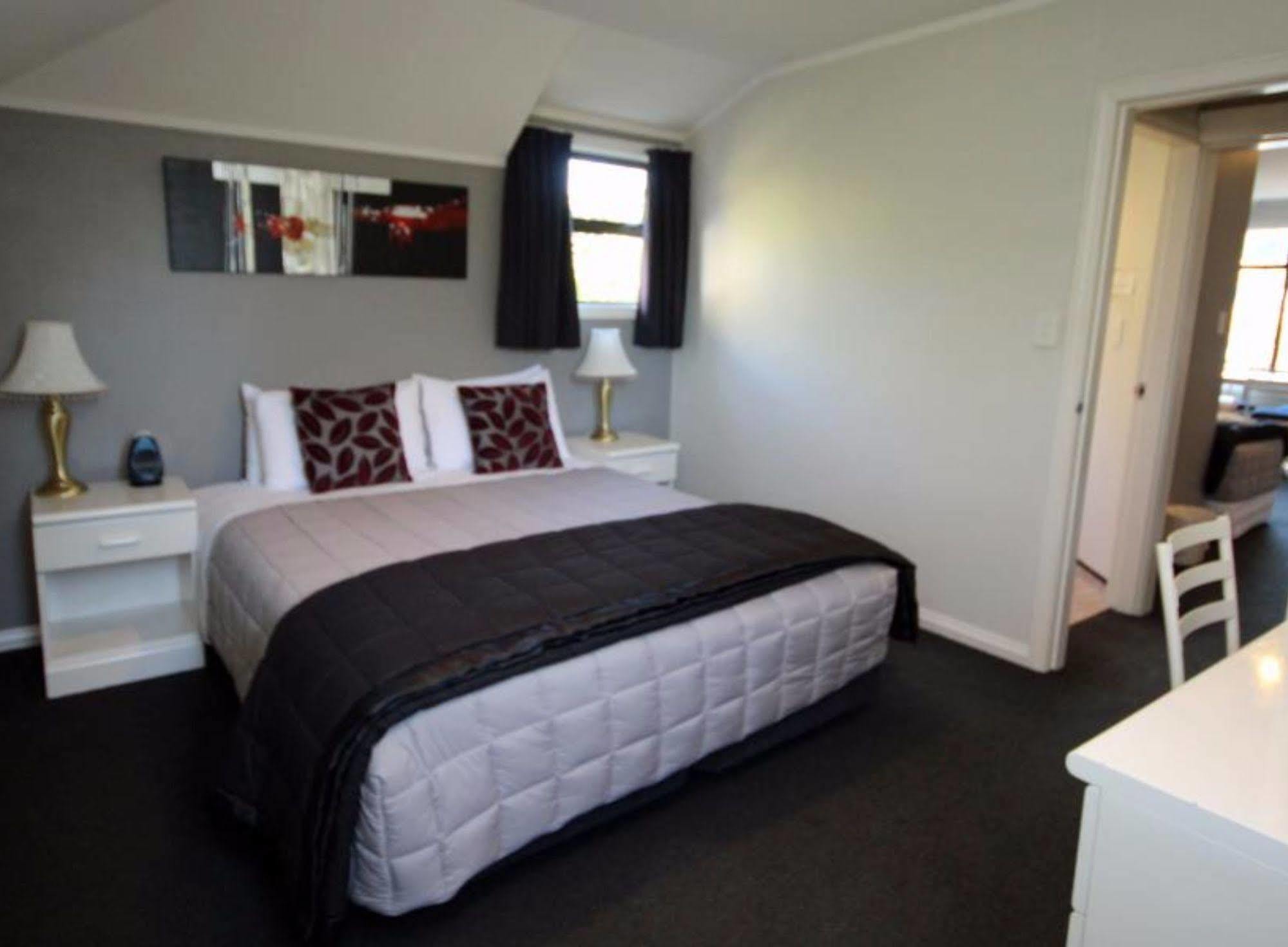 Champers Motor Inn Lower Hutt Exterior foto